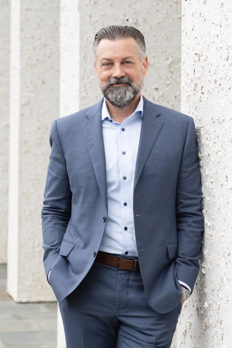 Portrait of Dr. Jeffrey Cluver
