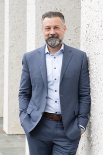 Portrait of Dr. Jeffrey Cluver